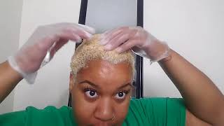 Bleaching and toning my TWA using wella toner T18 [upl. by Ruenhcs]