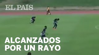 UN RAYO cae en pleno partido de FÚTBOL [upl. by Villada]